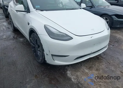 2022 Tesla Model Y Performance Dual Motor All-Wheel Drive z USA, uszkodzony, nr VIN 7SAYGDEF7NF308720